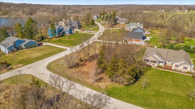 10536 Oak Shore Dr, South Lyon, MI 48178