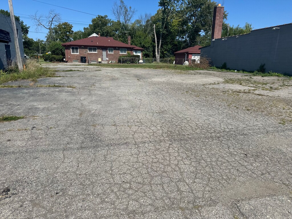 20740 Joy Rd, Detroit, MI 48228
