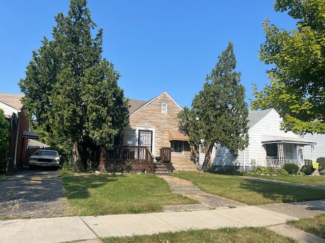 view of front of home with a front yard