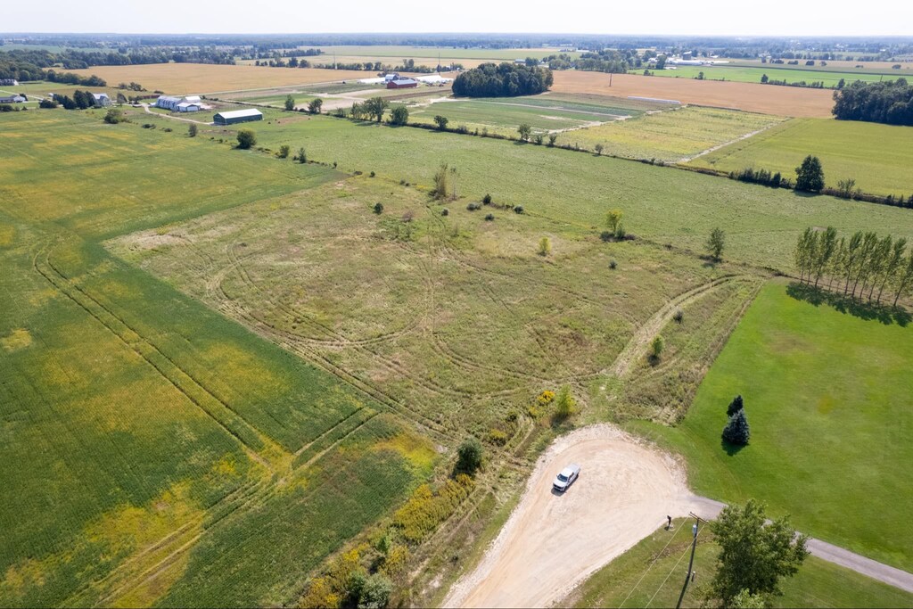7654 Antler Trl, Imlay City, MI 48444