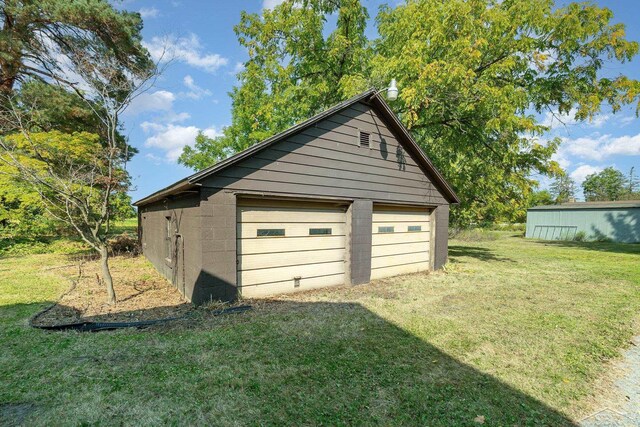 5430 Tittabawassee Rd, Kochville, MI 48604 - view of detached garage