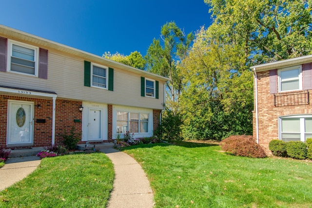 view of front of property with a front yard