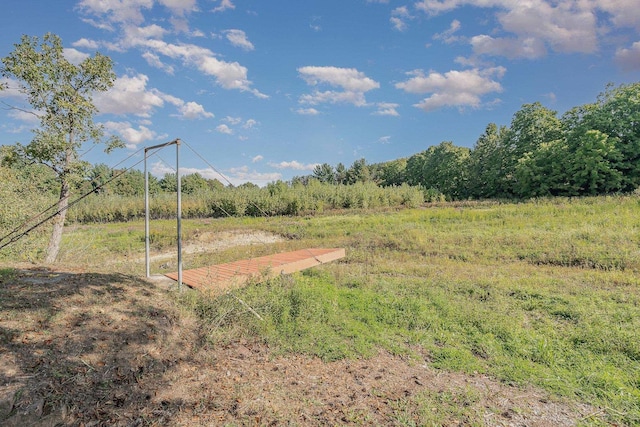 view of yard featuring a rural view