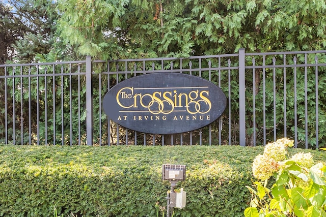 view of community / neighborhood sign