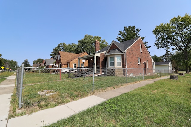 view of front facade with a front lawn