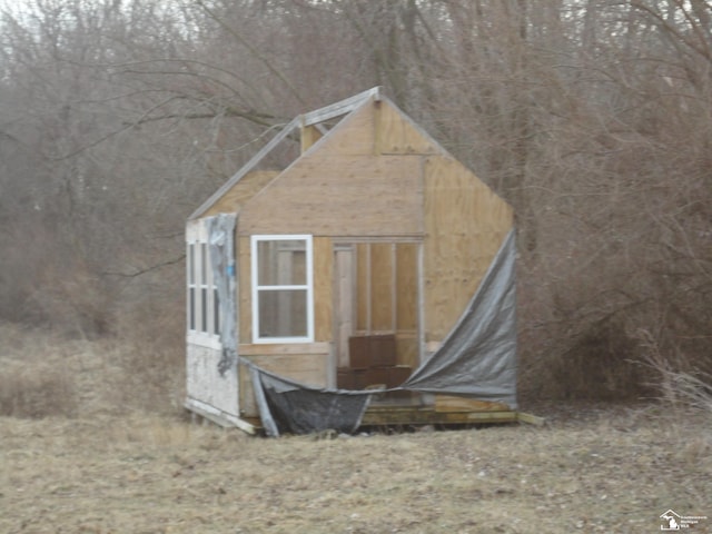 view of outdoor structure