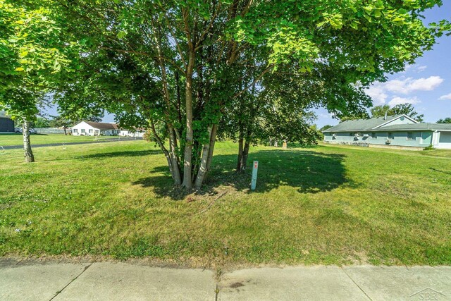 765 N Center Rd, Saginaw, MI 48638