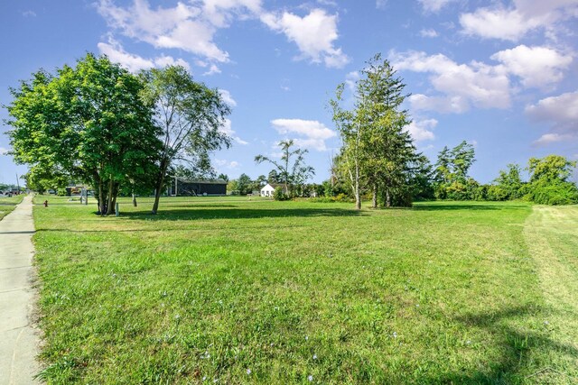 765 N Center Rd, Saginaw, MI 48638
