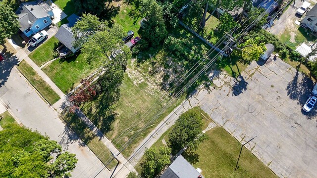 18 E Princeton Ave, Pontiac, MI 48340