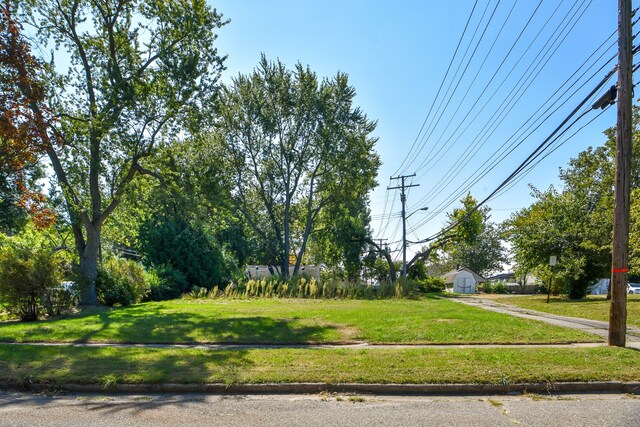 18 E Princeton Ave, Pontiac, MI 48340