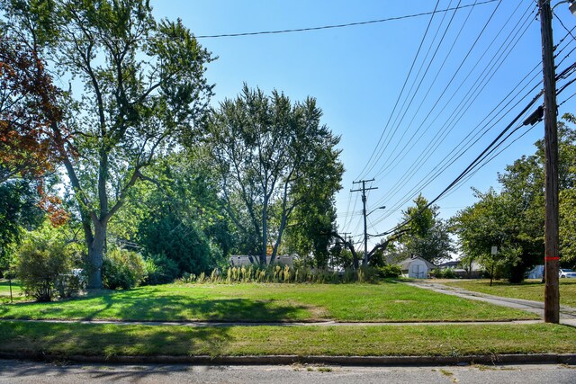 18 E Princeton Ave, Pontiac, MI 48340