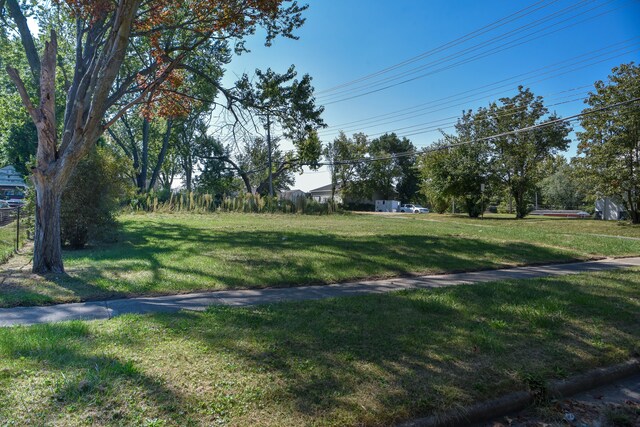 18 E Princeton Ave, Pontiac, MI 48340