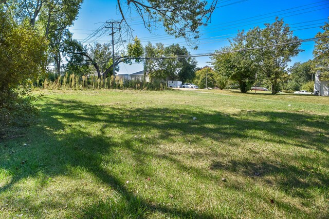 18 E Princeton Ave, Pontiac, MI 48340