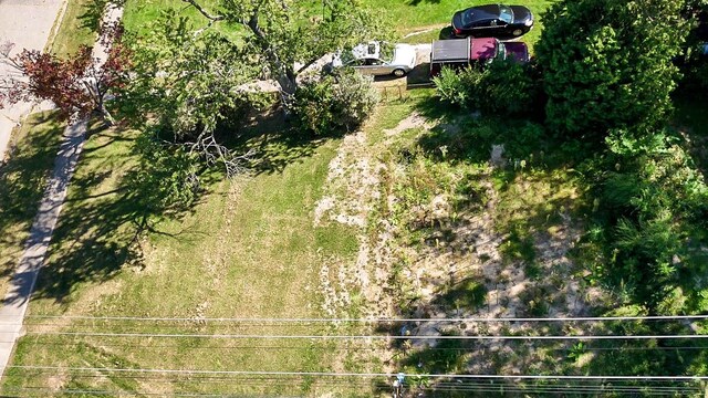 18 E Princeton Ave, Pontiac, MI 48340