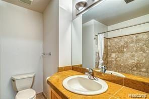 527 E University Dr Unit 1108, Rochester, MI 48307 - full bathroom with vanity and a shower with curtain