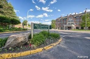 527 E University Dr Unit 1108, Rochester, MI 48307 - view of community / neighborhood sign