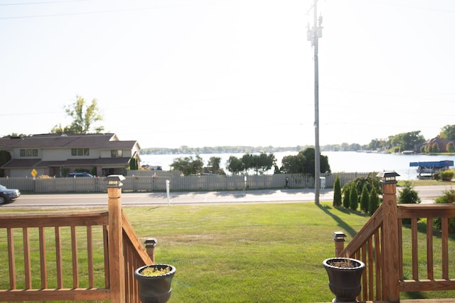 view of yard featuring a water view