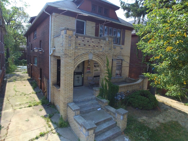 view of front of home with covered porch