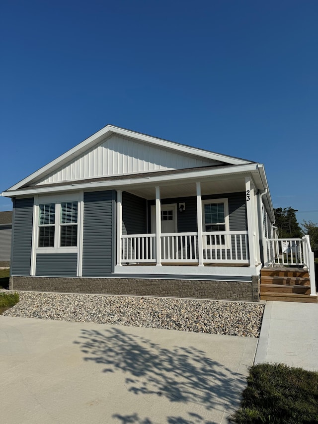 view of front of property with covered porch