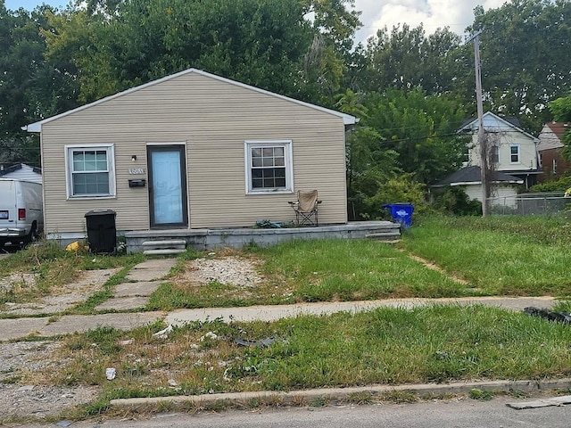8061 Wyoming St, Detroit, MI 48204 - bungalow-style home featuring entry steps
