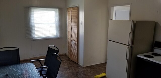 8061 Wyoming St, Detroit, MI 48204 - office area featuring healthy amount of natural light