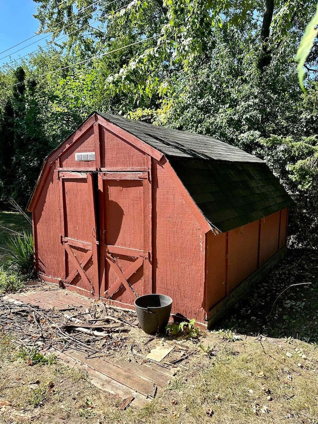 view of outdoor structure