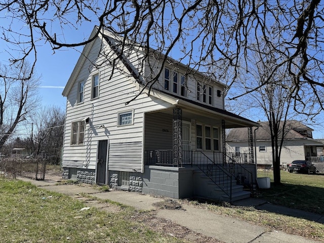 view of front facade featuring a porch