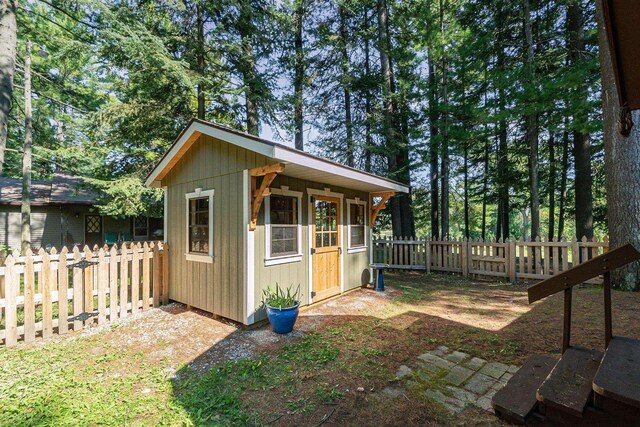 4281 Franklin Trl, Sterling, MI 48659 - view of outbuilding featuring a fenced backyard