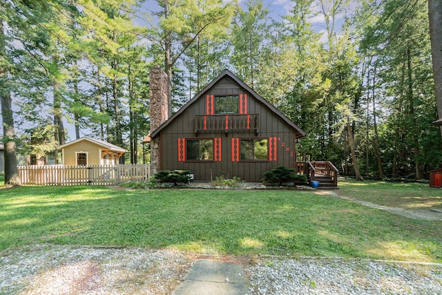 view of front of home with a front lawn