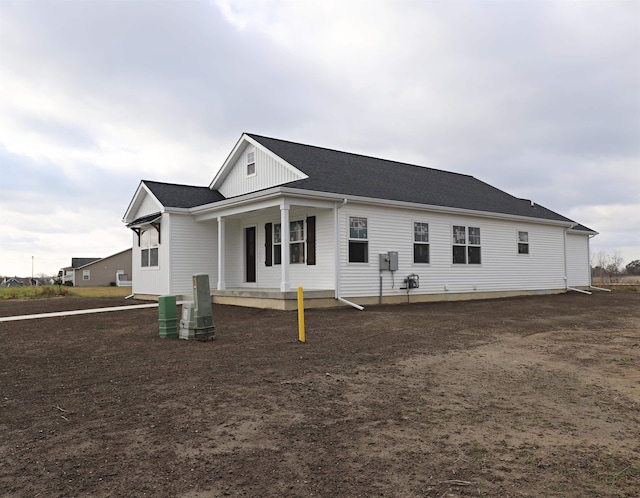 view of front of house with covered porch