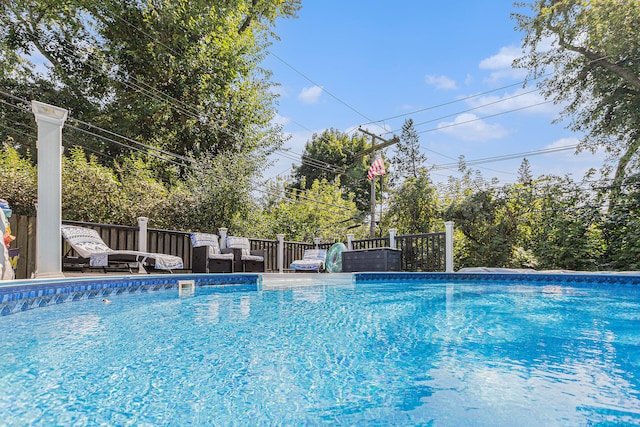 view of swimming pool