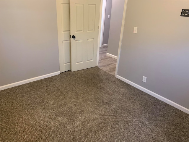 empty room with carpet