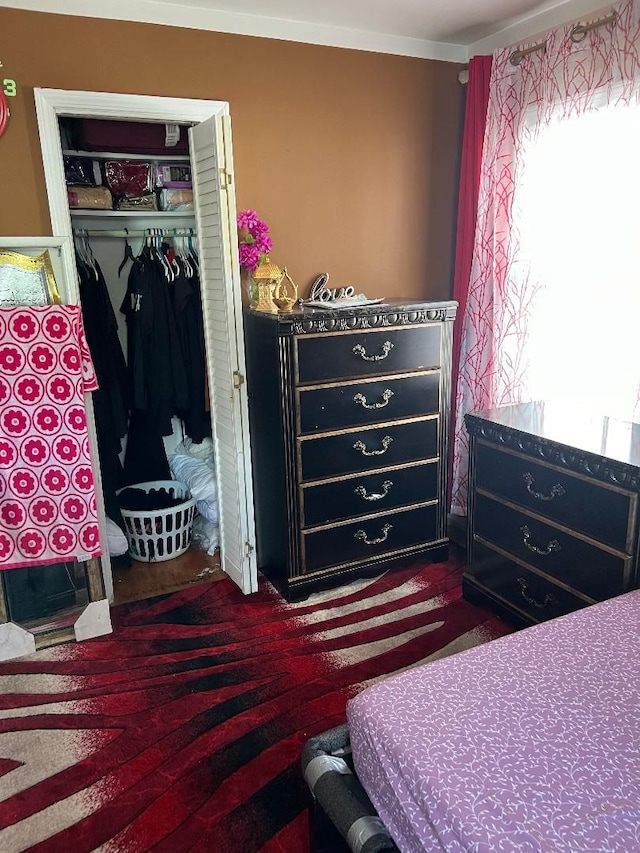 bedroom featuring a closet