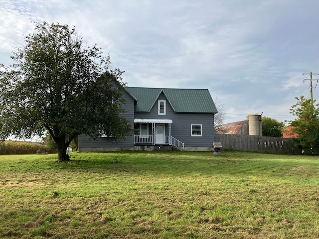 view of front of house with a front yard