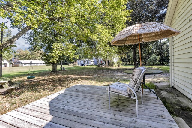 10526 Spring Arbor Rd, Spring Arbor, MI 49283 - view of wooden deck