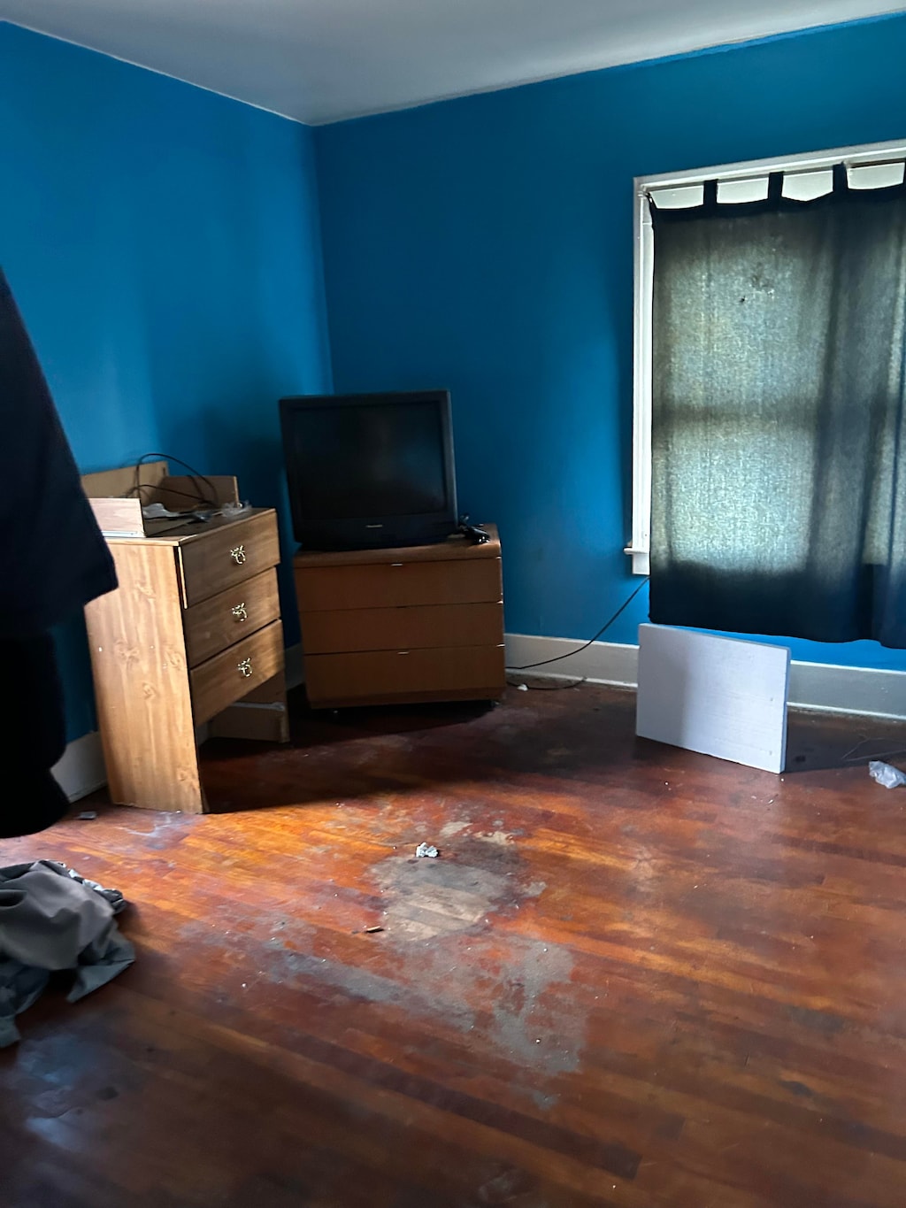 230 Pilgrim St, Highland Park, MI 48203 - bedroom with hardwood / wood-style floors and baseboards