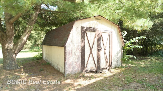 view of outdoor structure