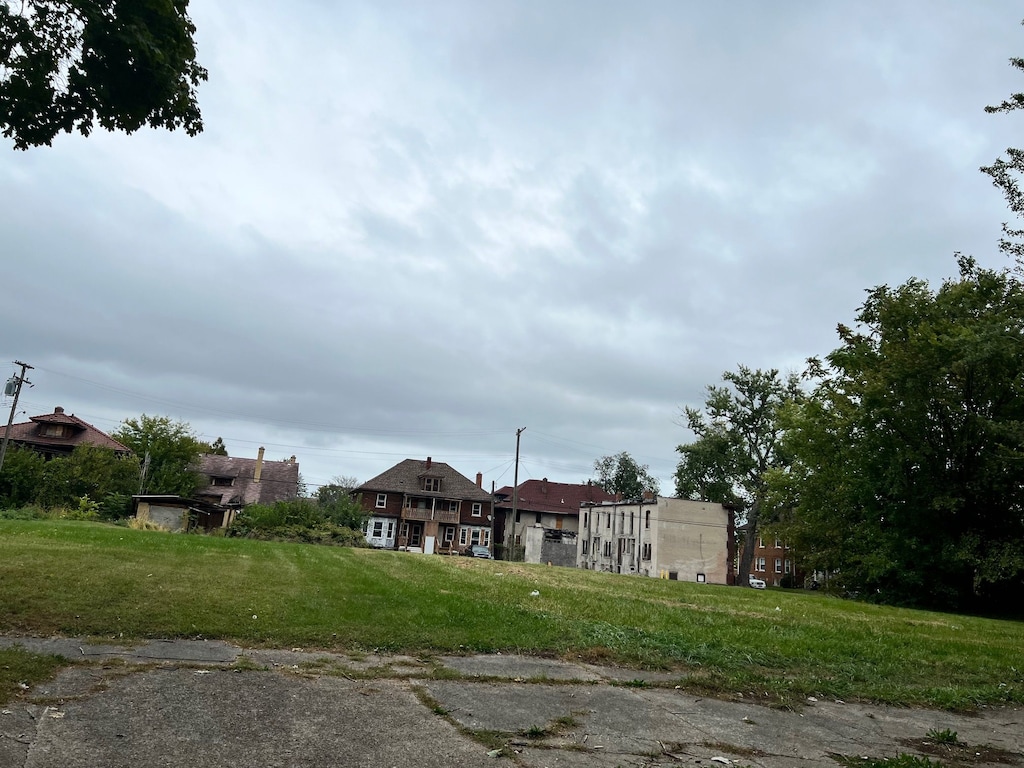 4404 Helen St, Detroit, MI 48207