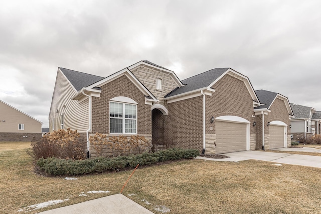 view of front of house with a front lawn