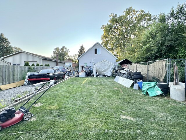 2715 Duck Lake Rd N, Highland, MI 48356 - view of yard