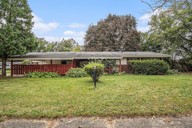 view of front of house with a front lawn