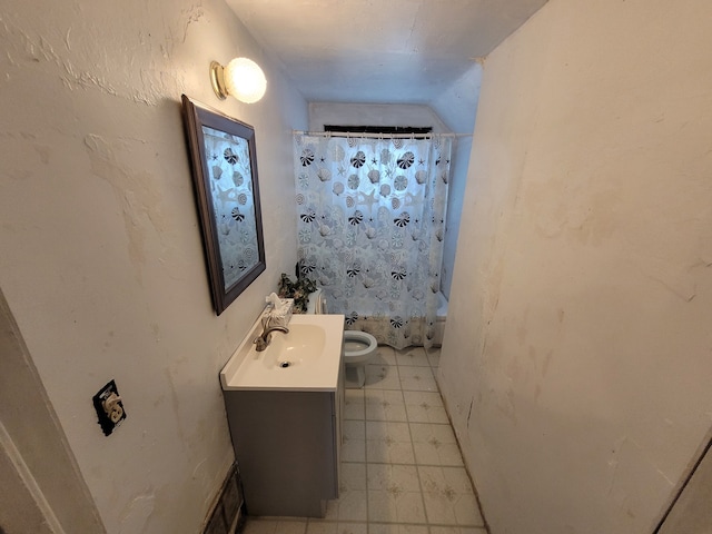 full bathroom with vanity, toilet, shower / bath combo, and vaulted ceiling