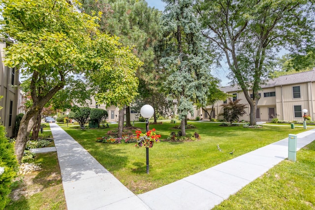 2100 Hyde Park Rd, Detroit, MI 48207 - view of home's community featuring a yard
