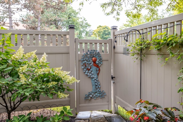 2100 Hyde Park Rd, Detroit, MI 48207 - view of gate