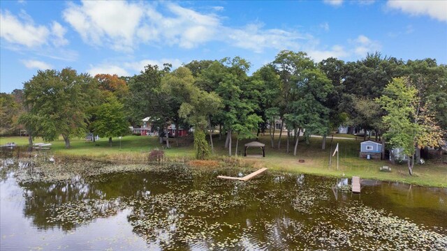 10350 Half Moon Dr, Pinckney, MI 48169