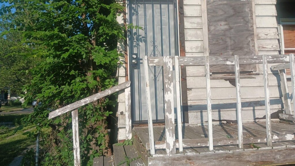 12835 Mark Twain St, Detroit, MI 48227 - view of doorway to property