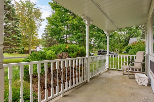 balcony featuring covered porch