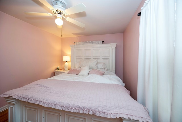 bedroom featuring ceiling fan