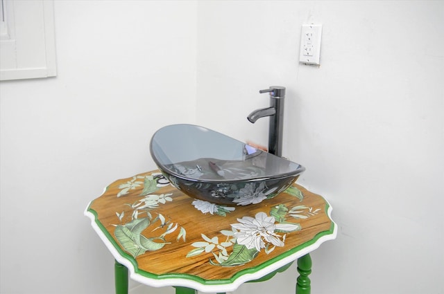 interior details featuring sink