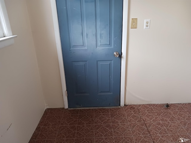 639 Michigan Ave, Monroe, MI 48162 - view of property entrance
